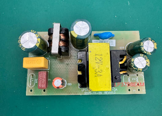 全压过认证36W小体积碳化硅方案,主芯片LP3798EAM,变压器EE1910